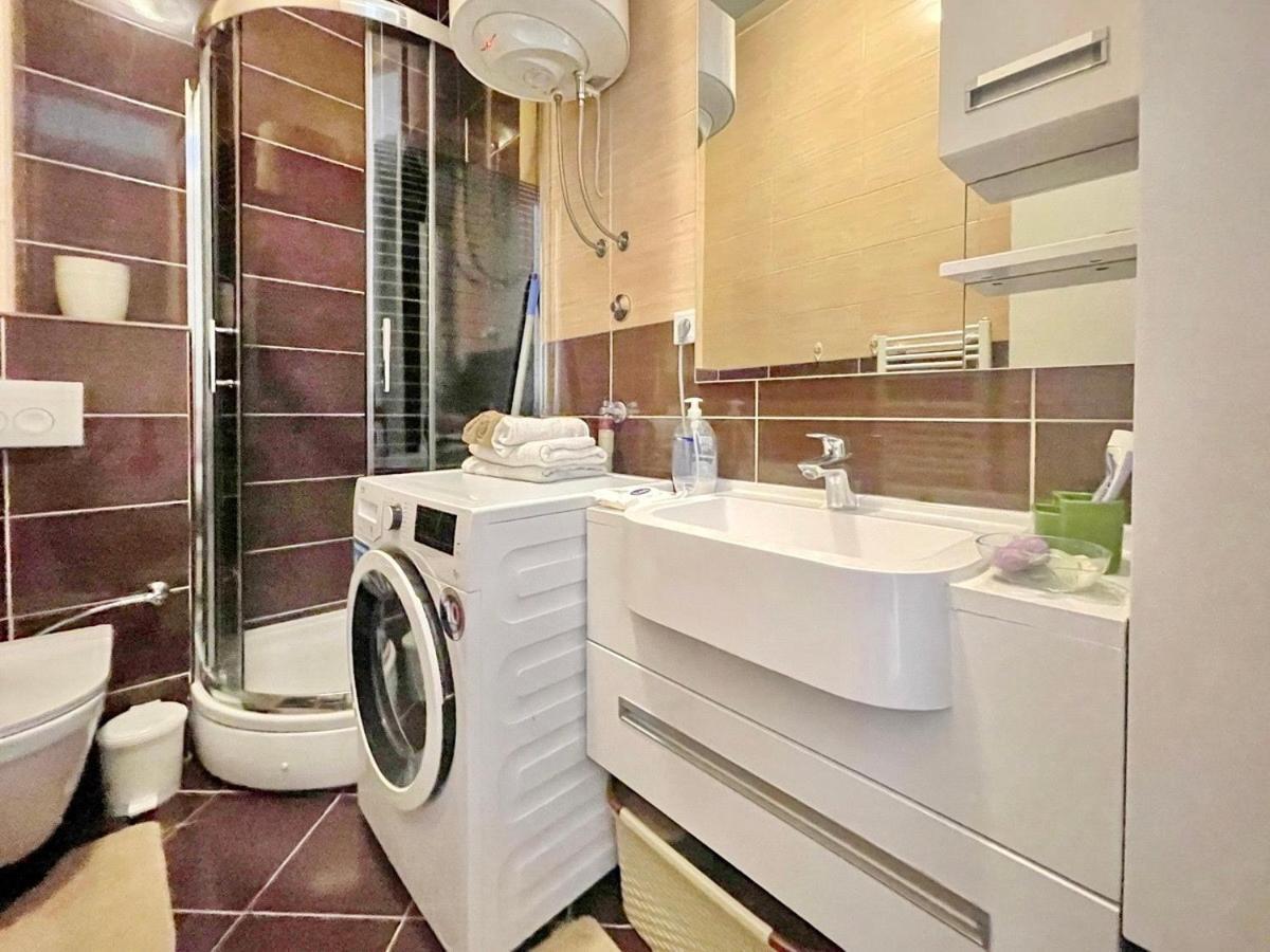 Centar Emirates Apartment