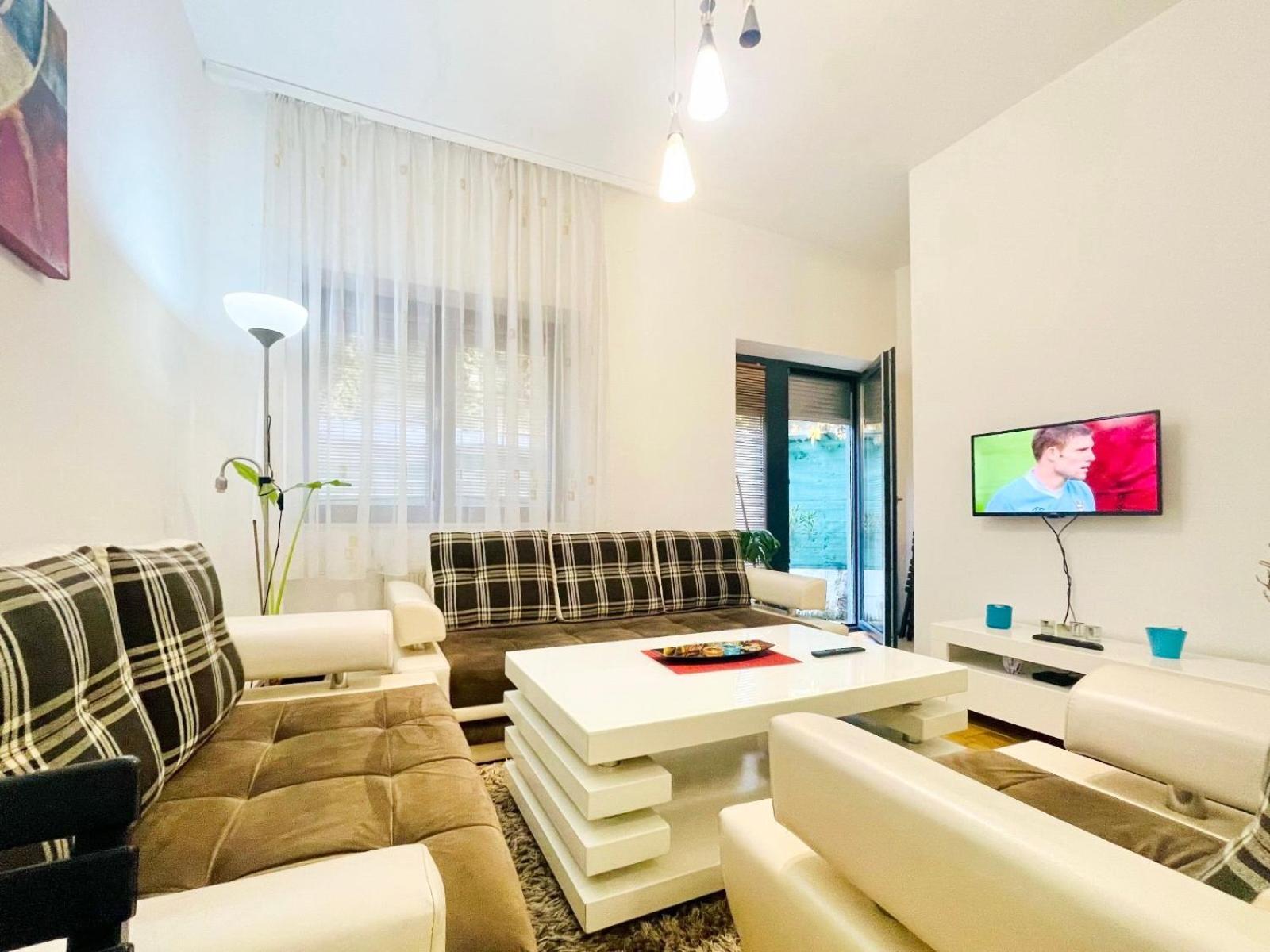 Centar Emirates Apartment *